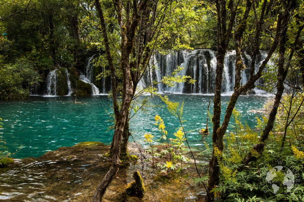 Wodospad w Parku Narodowym Jiuzhaigou, Chiny