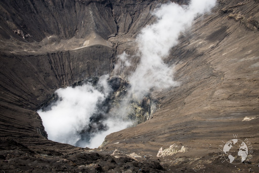 bromo-7